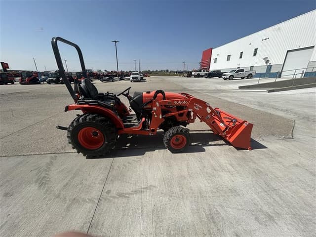 Image of Kubota LX4020HSD equipment image 2