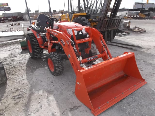 Image of Kubota LX4020HSD equipment image 2