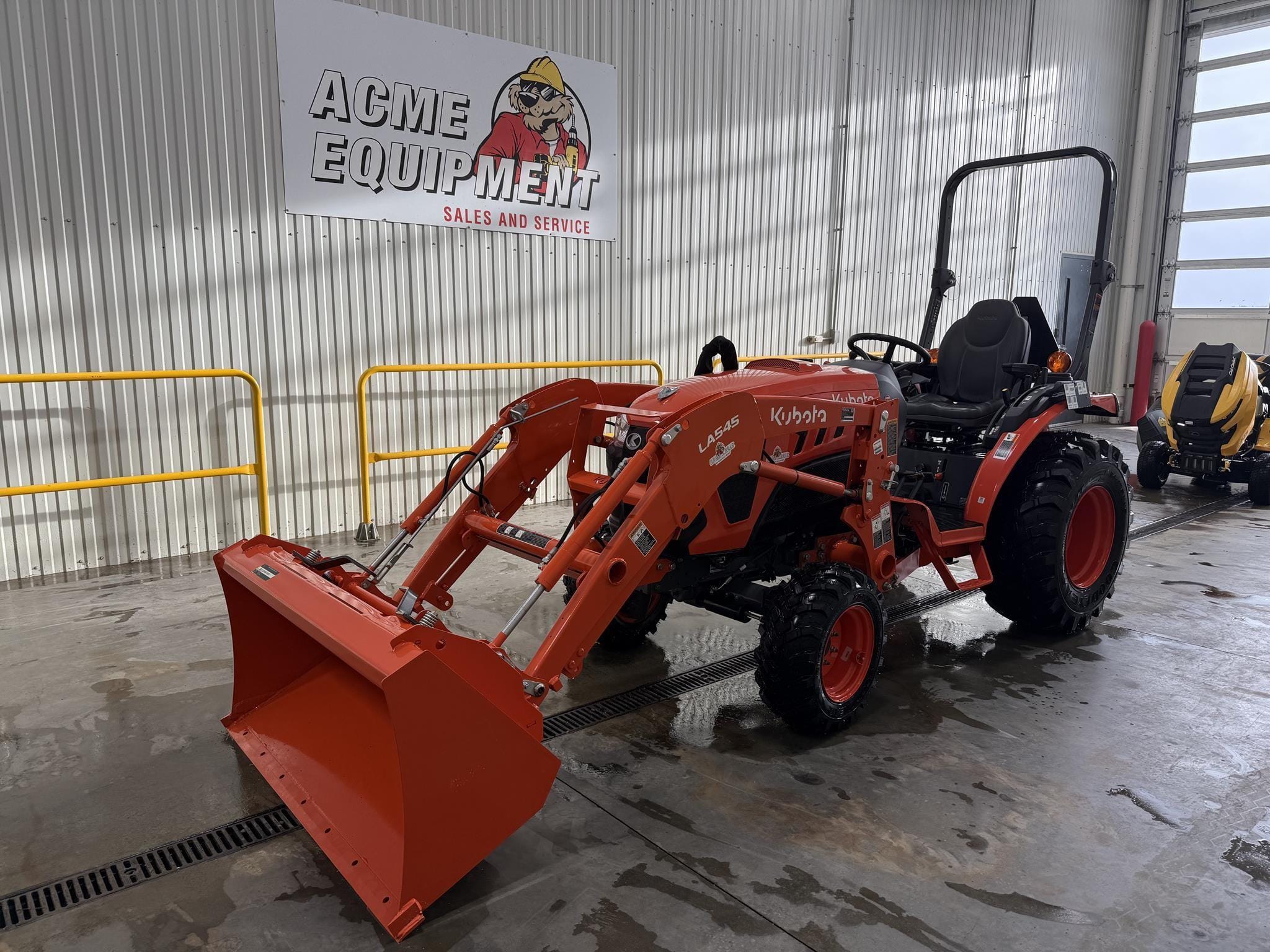 2024 Kubota LX4020HSD Equipment Image0