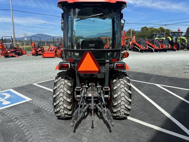 Image of Kubota LX4020HSDC equipment image 2