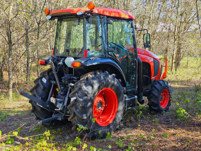 Image of Kubota M5N-091 equipment image 4