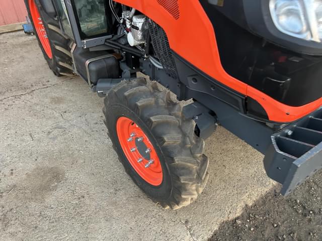 Image of Kubota M4-071 equipment image 1
