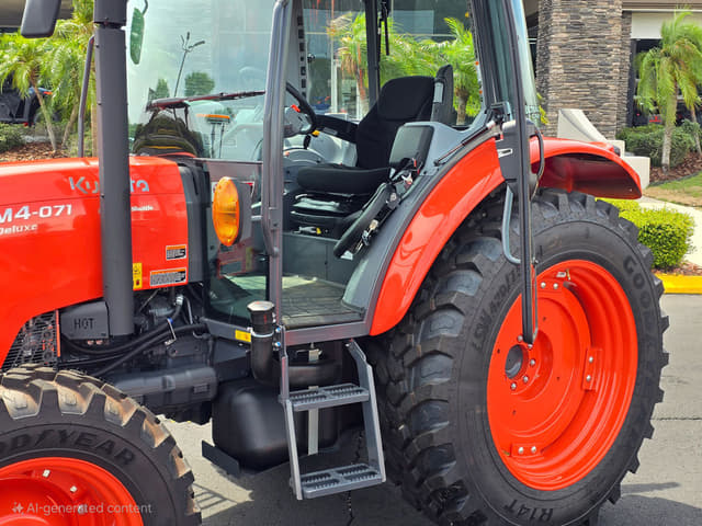 Image of Kubota M4D-071 equipment image 4