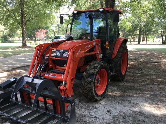 Image of Kubota M4D-071 equipment image 3