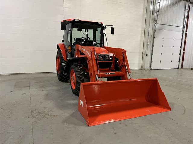 Image of Kubota M4D-071 equipment image 4