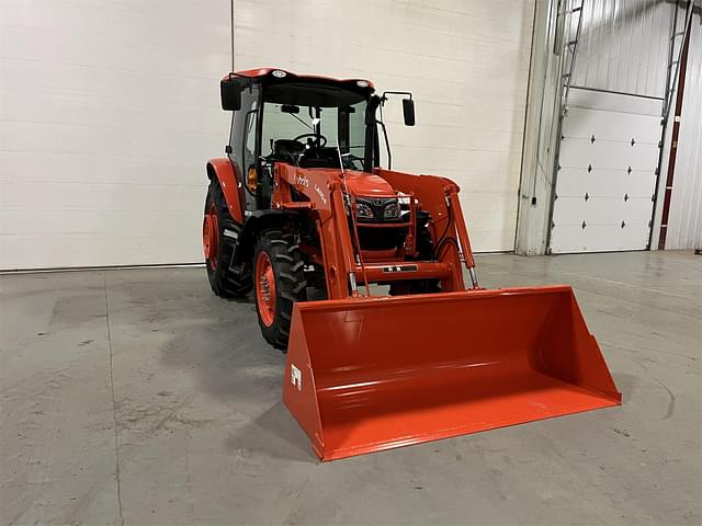 Image of Kubota M4D-071 equipment image 4