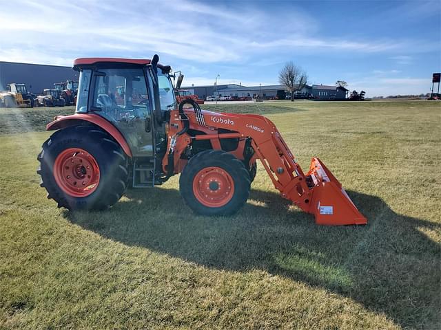 Image of Kubota M5-111 equipment image 4