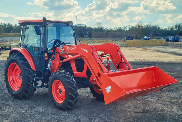 Image of Kubota M5-091HDC12 equipment image 2