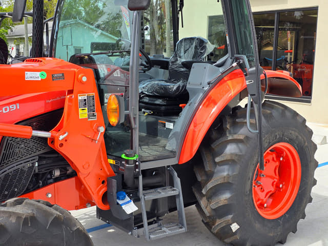 Image of Kubota M5-091HDC12 equipment image 4