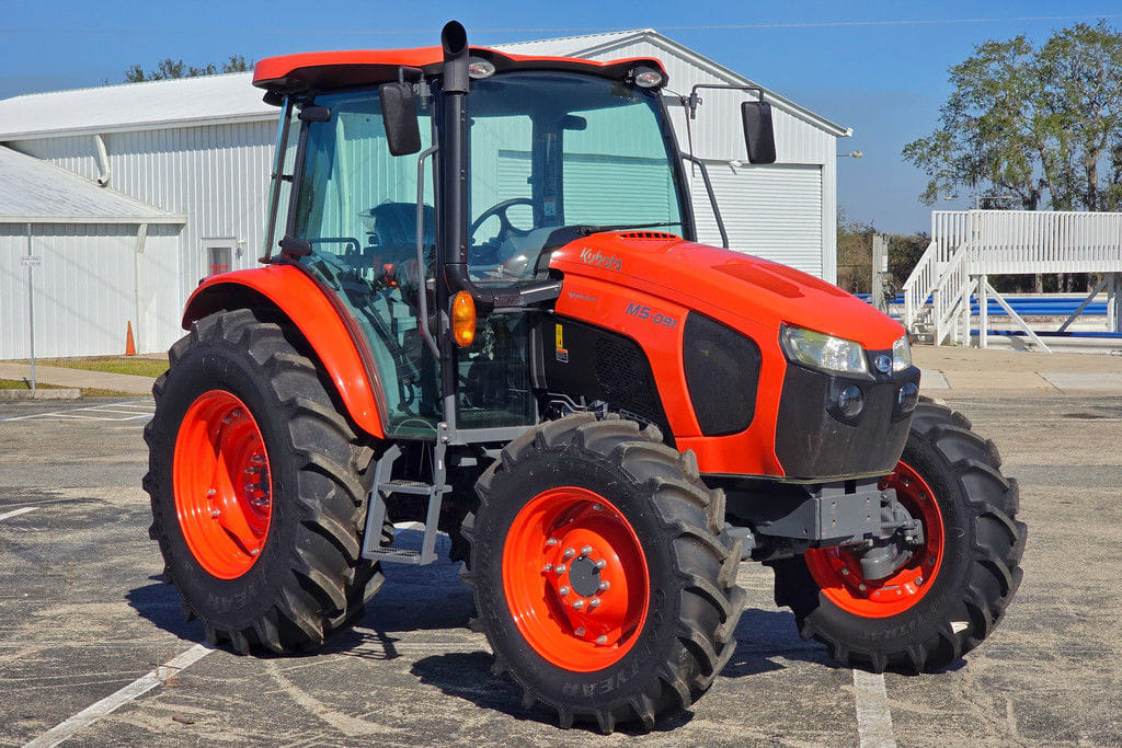 2026 Kubota M5-091 Equipment Image0