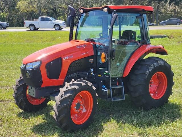 Image of Kubota M5-111 equipment image 2