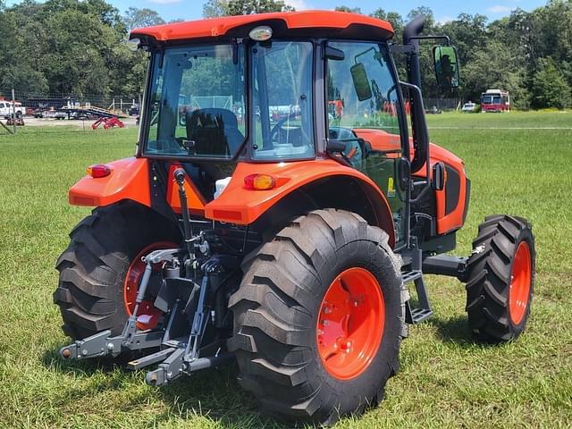 Image of Kubota M5-111 equipment image 4