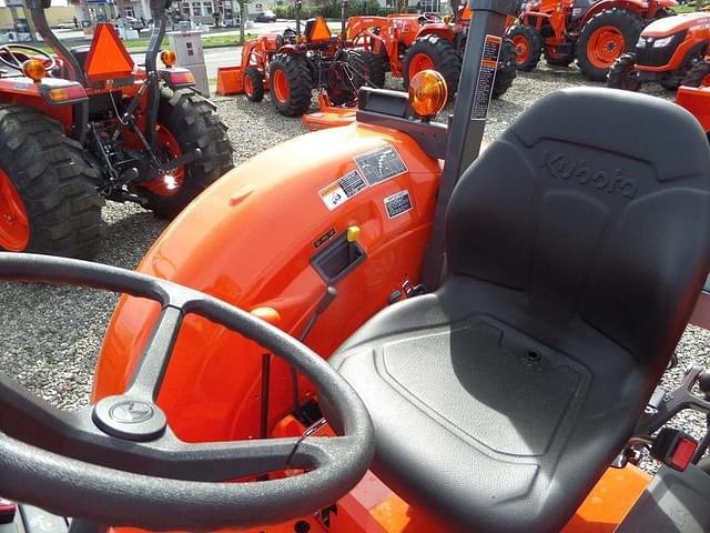 Image of Kubota M5660SUHD equipment image 4