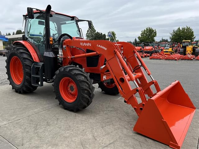 Image of Kubota M6-141 equipment image 3