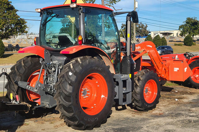 Image of Kubota M6-111 equipment image 3