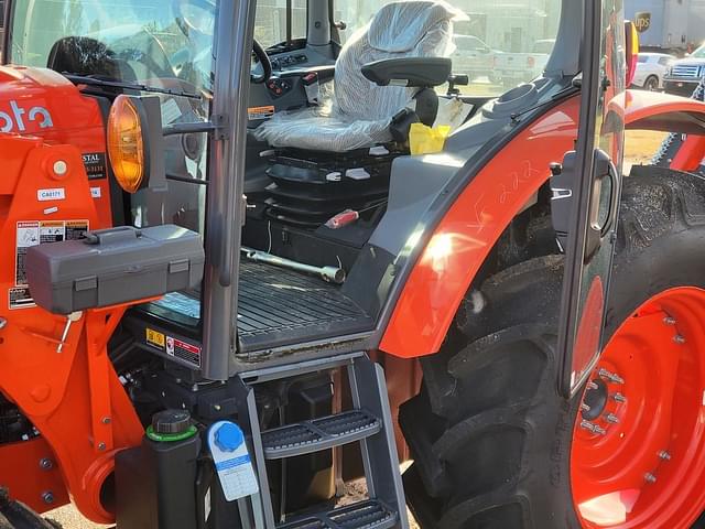 Image of Kubota M6-111 equipment image 4