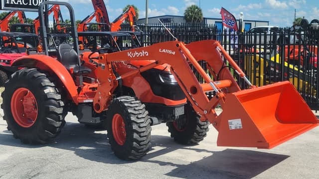 Image of Kubota M5660SU equipment image 2