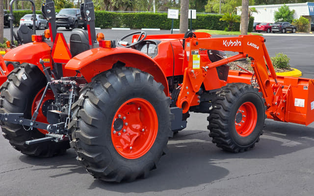 Image of Kubota M5660SU equipment image 3