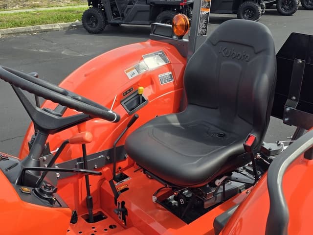 Image of Kubota M5660SUHD equipment image 4