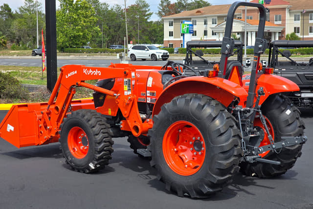 Image of Kubota M5660SU equipment image 2