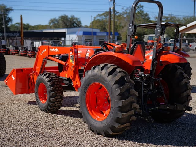Image of Kubota M5660SUHD equipment image 4
