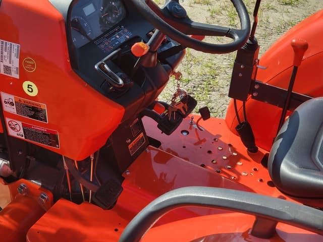 Image of Kubota M5660SU equipment image 4