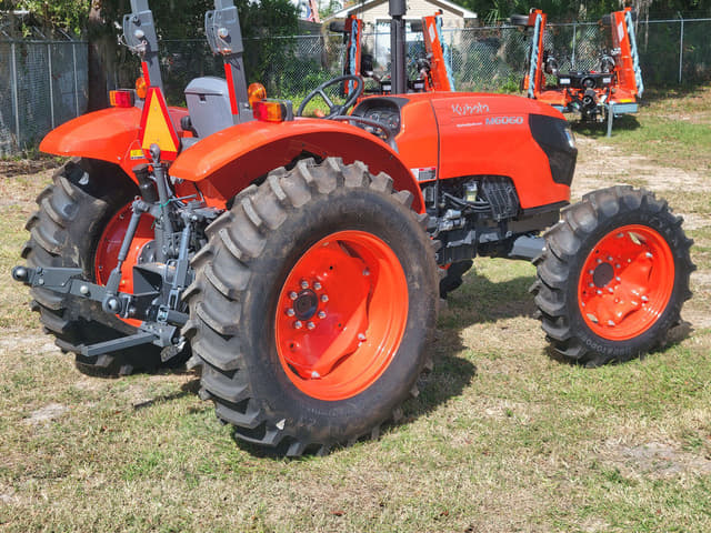 Image of Kubota M6060 equipment image 3