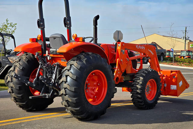 Image of Kubota M6060 equipment image 2