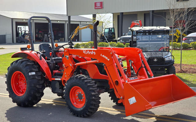 Image of Kubota M6060 equipment image 3