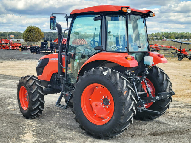Image of Kubota M6060 equipment image 4