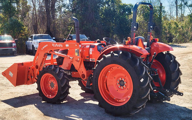 Image of Kubota M7060 equipment image 2