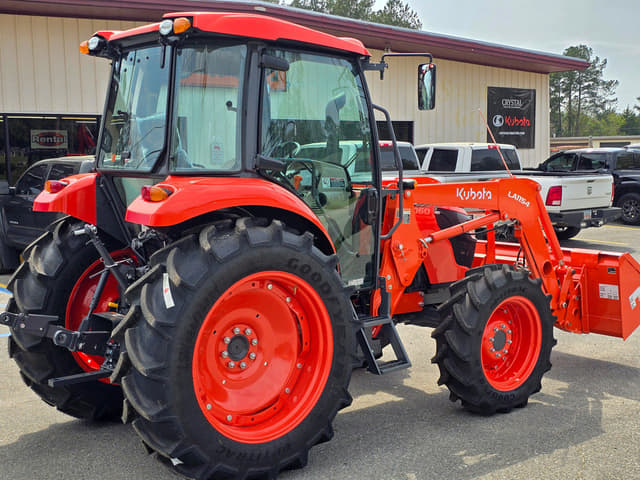Image of Kubota M7060 equipment image 3