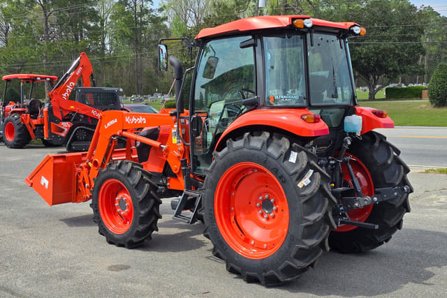 Image of Kubota M7060 equipment image 2