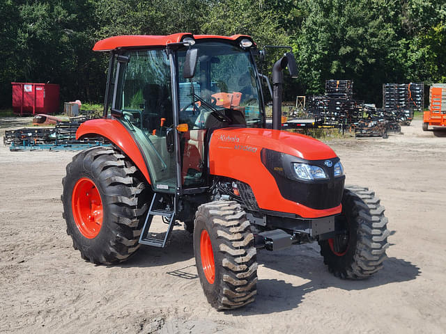 Image of Kubota M7060 equipment image 1