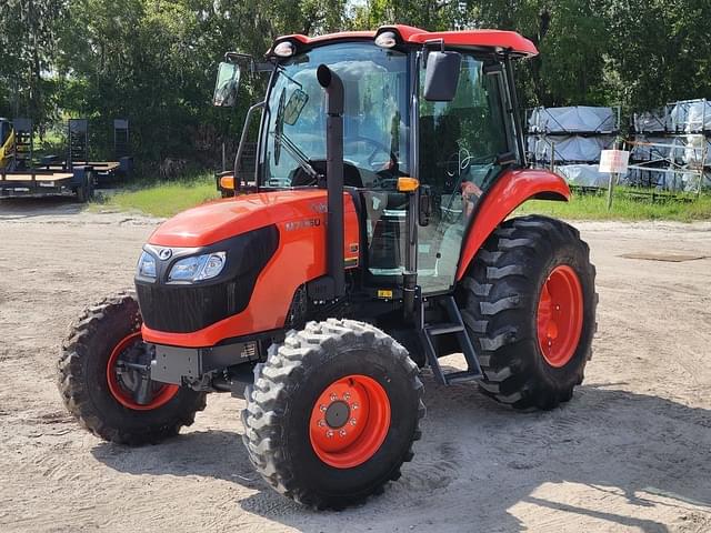 Image of Kubota M7060 equipment image 2