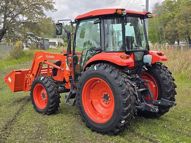 Image of Kubota M7060 equipment image 3