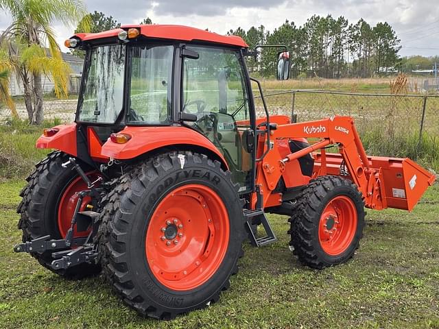 Image of Kubota M7060 equipment image 2