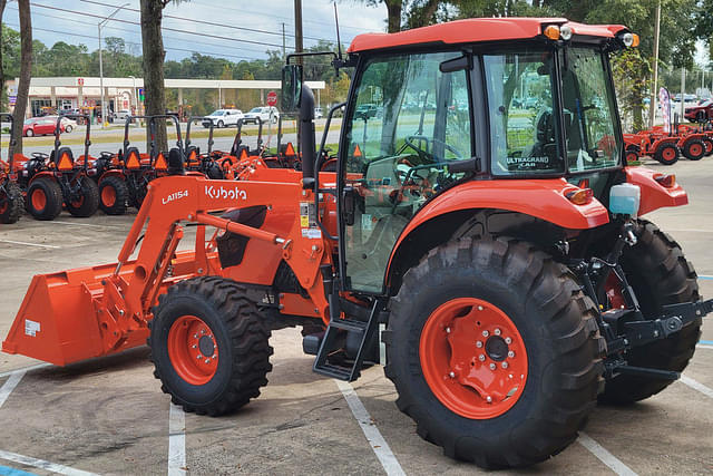 Image of Kubota M7060 equipment image 2