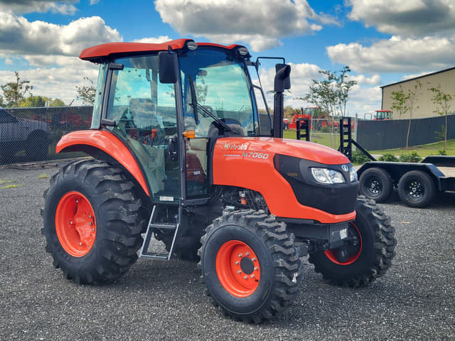 Image of Kubota M7060 equipment image 1