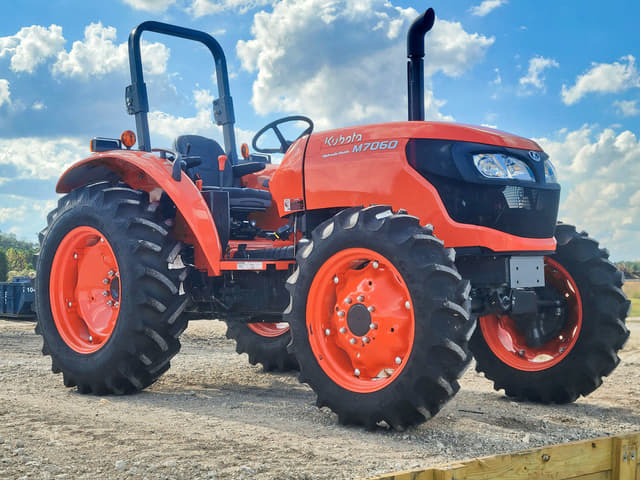 Image of Kubota M7060 equipment image 1
