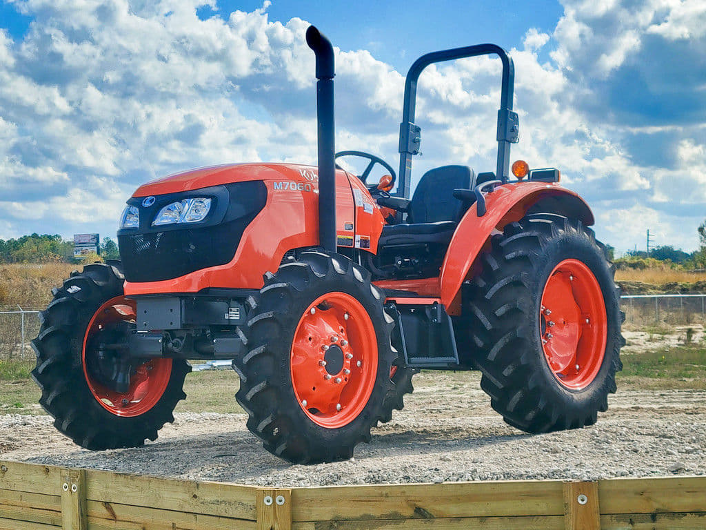 Image of Kubota M7060 Primary image