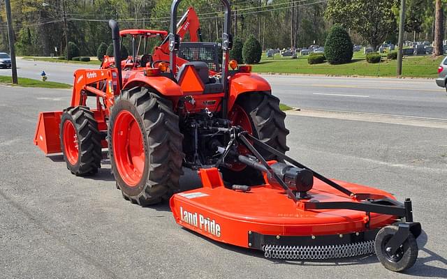 Image of Kubota M7060 equipment image 2