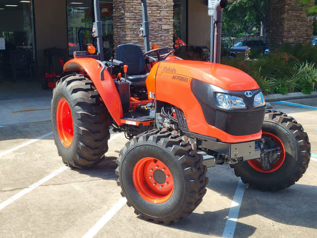 Image of Kubota M7060 equipment image 1