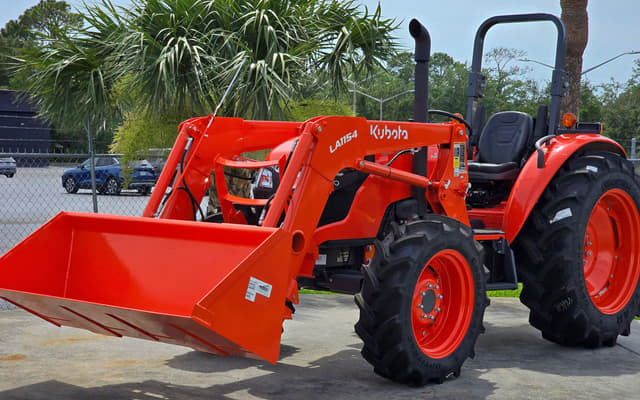 Image of Kubota M7060 equipment image 1