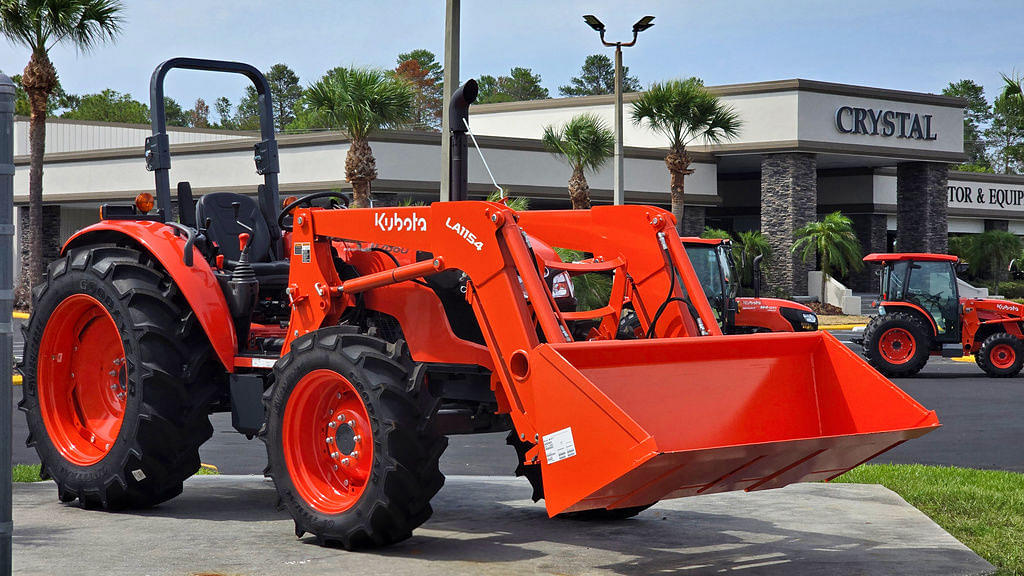 Image of Kubota M7060 Primary image