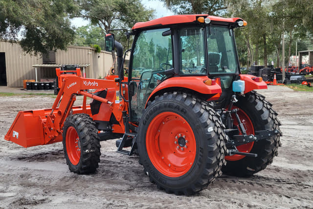 Image of Kubota M7060 equipment image 3