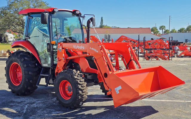 Image of Kubota M7060 equipment image 1