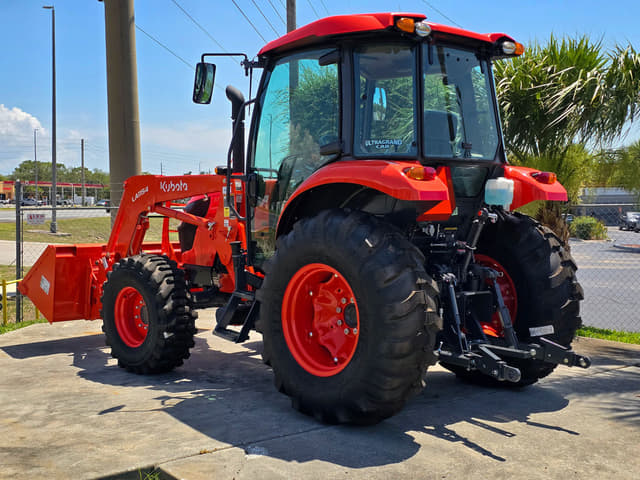 Image of Kubota M7060 equipment image 4