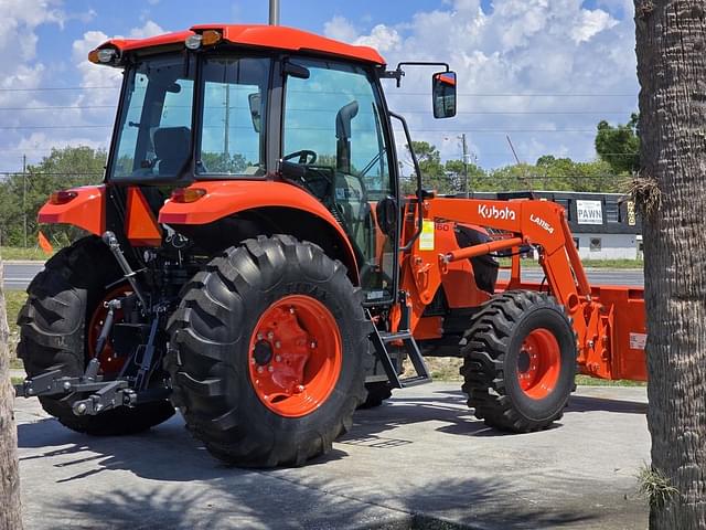 Image of Kubota M7060 equipment image 4