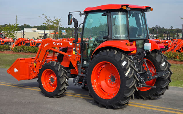 Image of Kubota M7060 equipment image 1